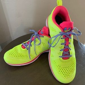 APL Techloom Pro Size 9.5 Sneakers